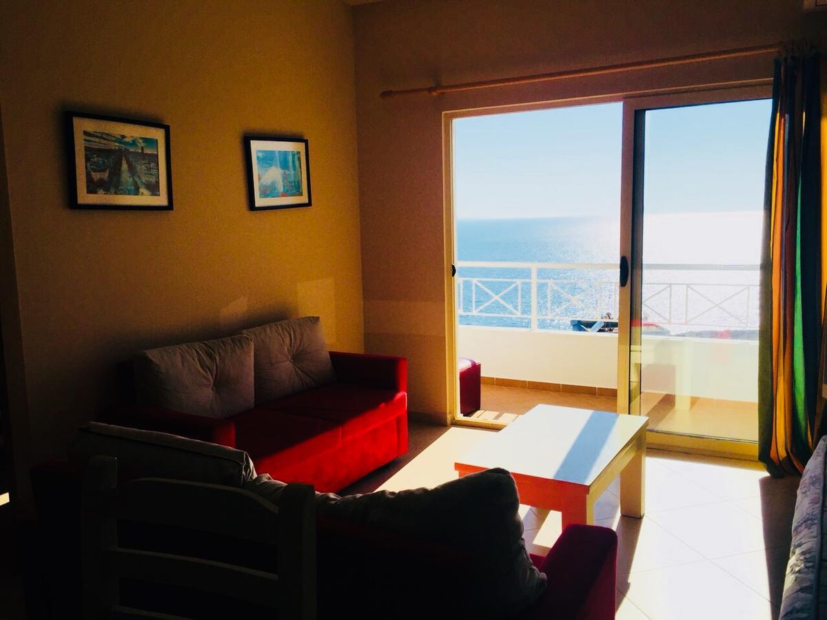 ساراندا Apartments On The Beach المظهر الخارجي الصورة