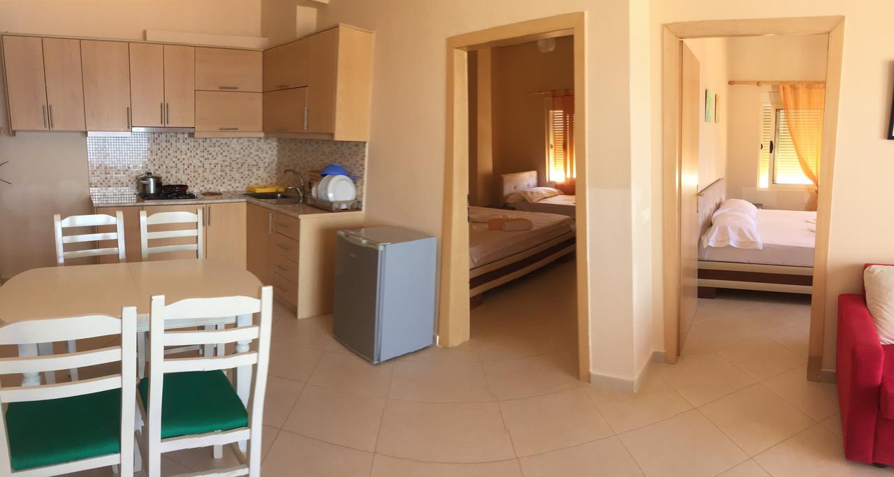 ساراندا Apartments On The Beach المظهر الخارجي الصورة